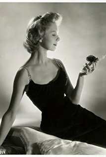 фото Джун Лэверик