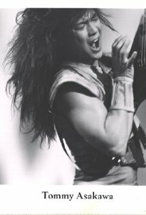 фото Том Асакава