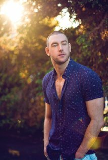 фото Ли Джонс