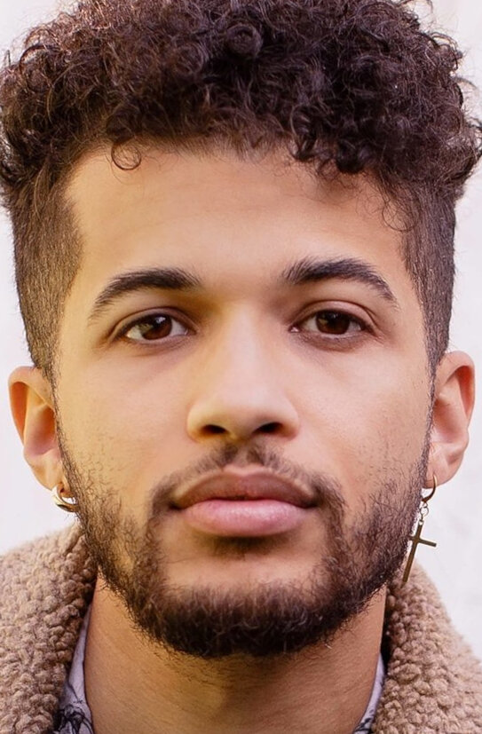 фото Джордан Фишер