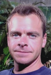 фото Дерек Хьюз