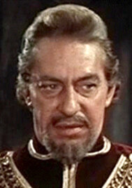 фото Тэйер Робертс