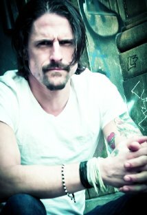 фото Дерек Мильем