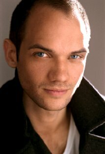 фото Картер Гилл