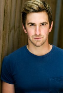 фото Aaron Tsindos