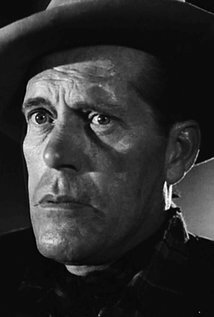 фото Чет Бранденбург