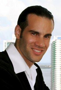 фото Иззи Мартинес