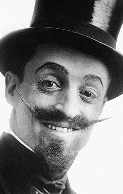 фото Лео Уайт