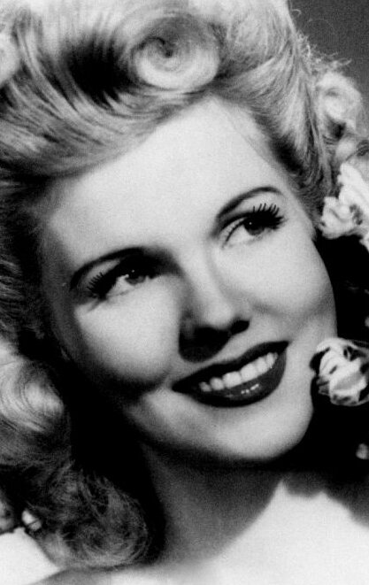 фото Джойс Мэтьюз