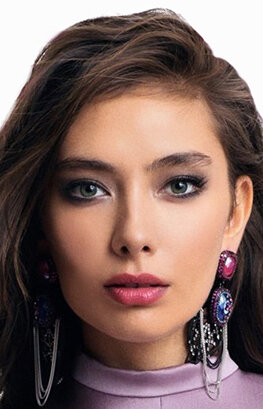 фото Неслихан Атагюль