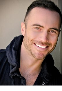 фото Майкл Джон Хеннесси