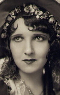 фото Кармелита Джерати