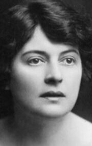 фото Мадлейн Трэверс