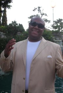 фото Трой Роулэнд