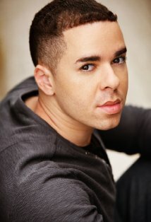 фото Эш Адамс