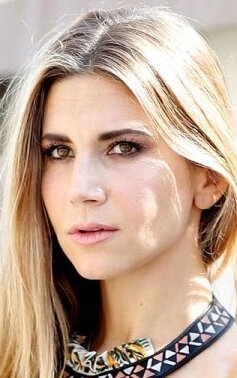 фото Николетта Романофф