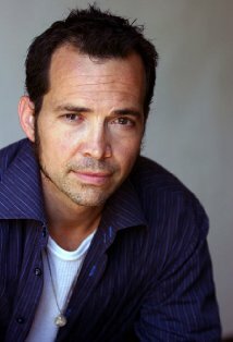 фото Джеймс Логан