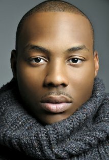 фото Алонсо Кук