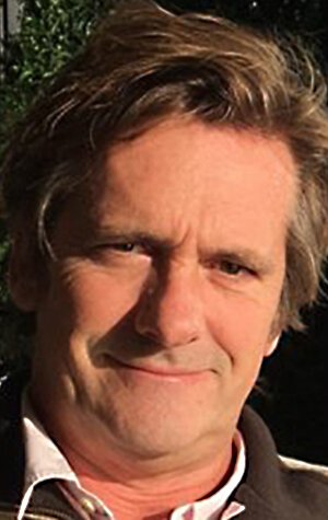 фото Джон Бернард