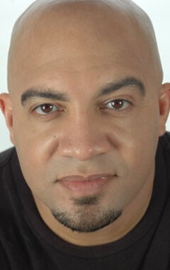 фото Лоуренс Варнадо