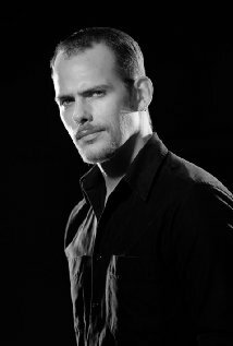 фото Кертис Вест