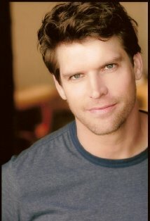 фото Том Хьюз