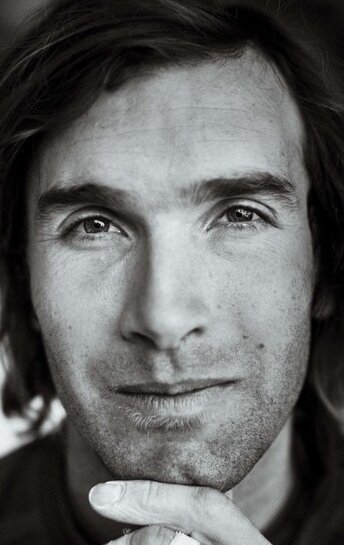 фото Крис Шарма