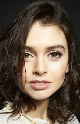 фото Мадлен Коглан