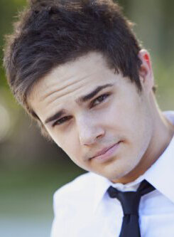 фото Джастин Джеймс Хьюз