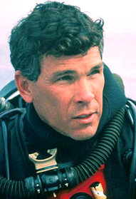 фото Ховард Холл