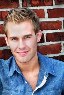 фото Джастин Брутико