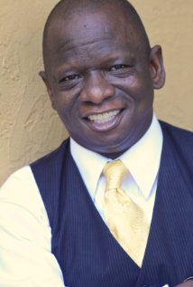 фото Трой Хоган