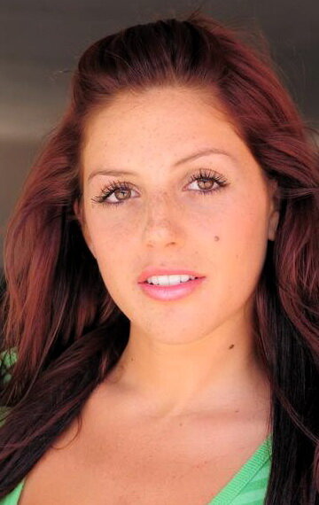 фото Сьерра Холмс