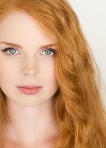 фото Амалия Холл