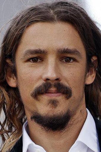 фото Брентон Туэйтс