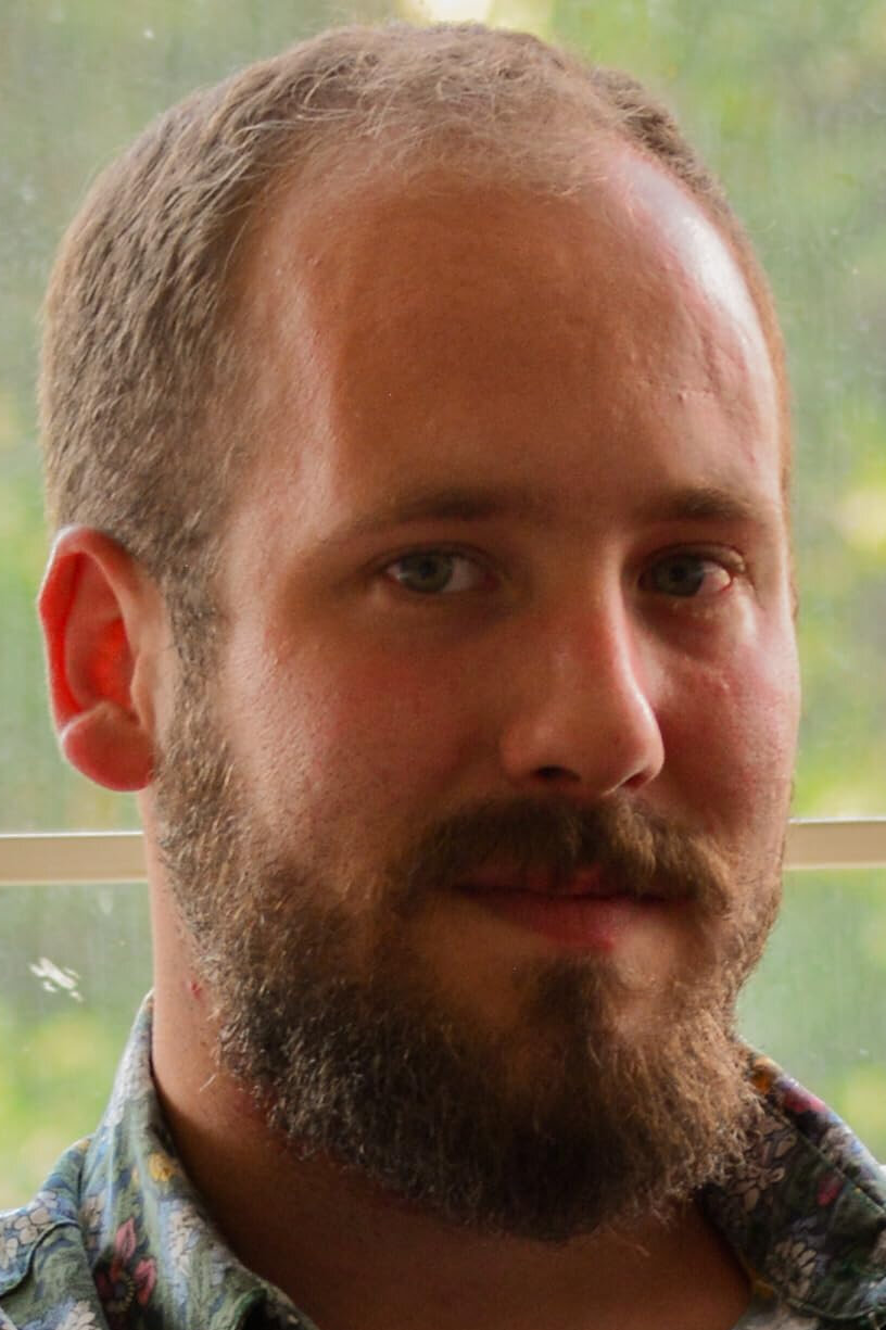 фото Сэм Байхаули