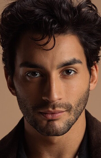 фото Роберт Ролдан