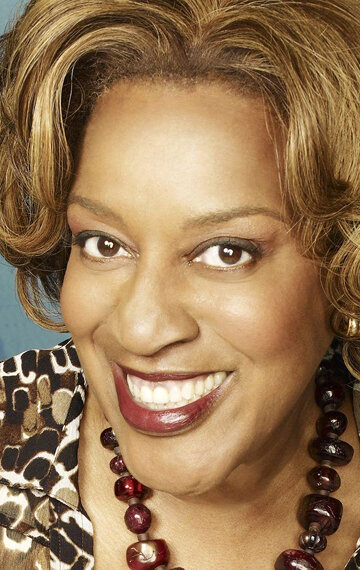 фото Си Си Эйч Паундер