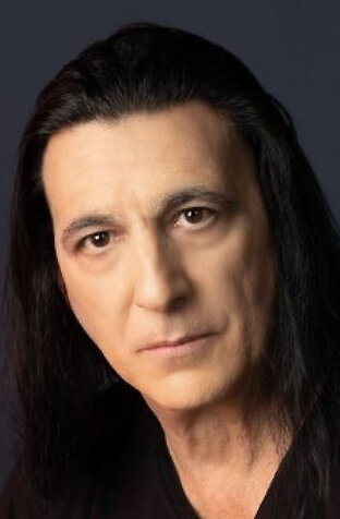 фото Джои ДеМайо