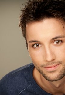 фото Elisha Davis