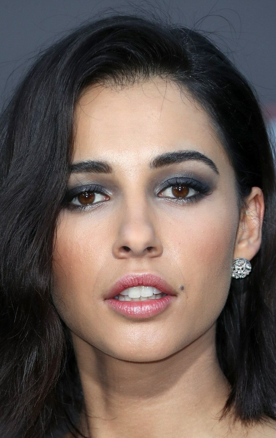 фото Наоми Скотт