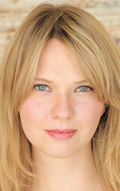 фото Hollye Hudson