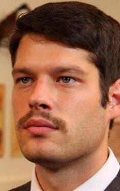 фото Матея Попович