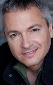 фото Карл Амари