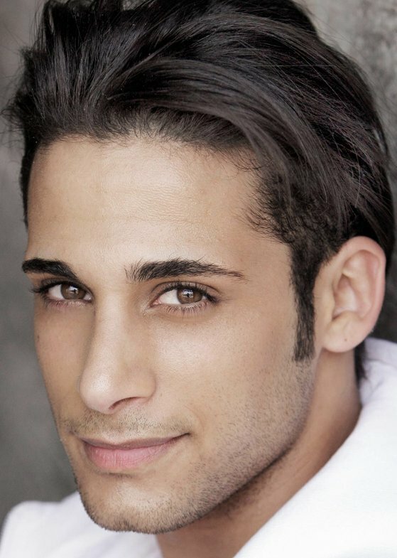 фото Карим Гюнес