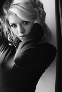 фото Чарли Бонд