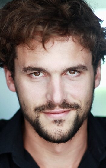 фото Огустен Оуб