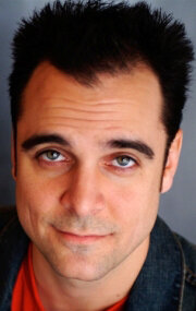 фото Луис Яковьелло