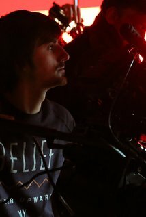 фото Адам Карбони