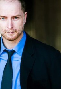 фото Хьюго Армстронг